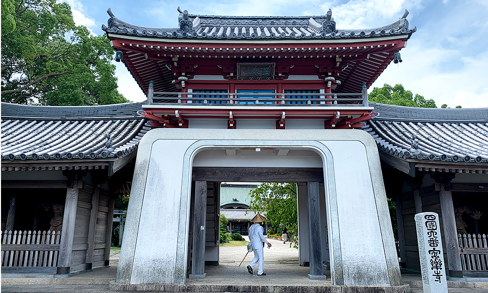 6番安楽寺山門
